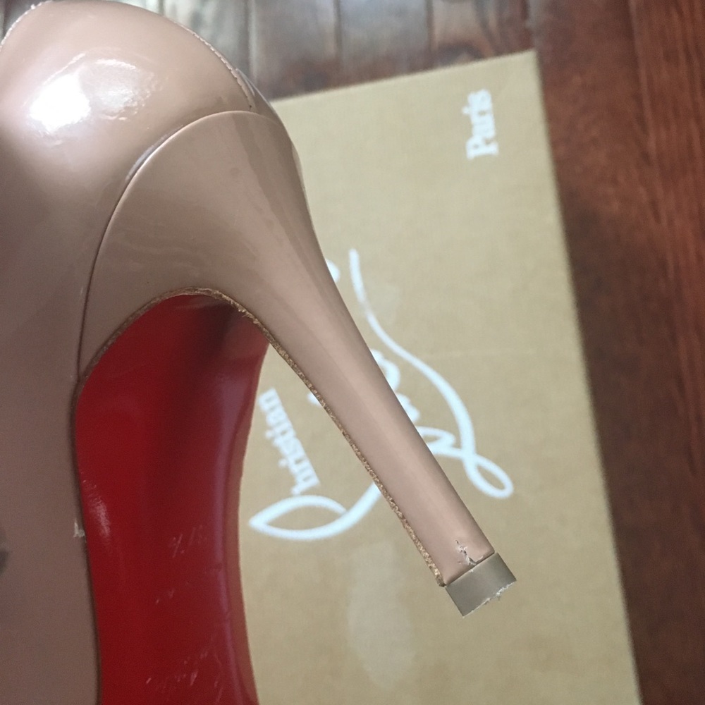 Christian Louboutin - Picture 5 of 6